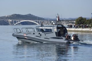 Šibenik: Brod Hrvatske obalne straže Modrulj 2