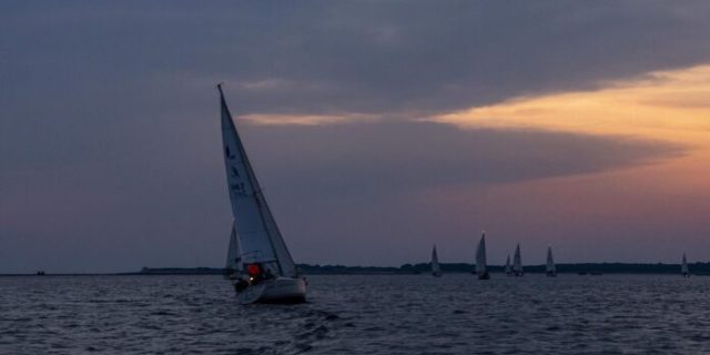 Pula: Započeo jedriličarski spektakl “Full moon regata”