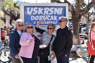 Makarska: Na Trgu 156. Brigade održana manifestacija Uskršnji doručak
