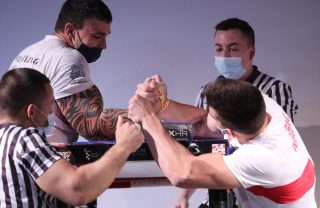 Andrija Šimić pobjednik Hrvatske u obaranju ruku, u obaranju se okušao i Bulj