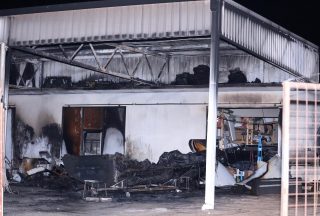 U Kaštel Štafiliću izgorio hangar za brodove, šteta velika