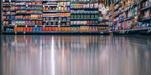 aisle-3105629_960_720-696×464