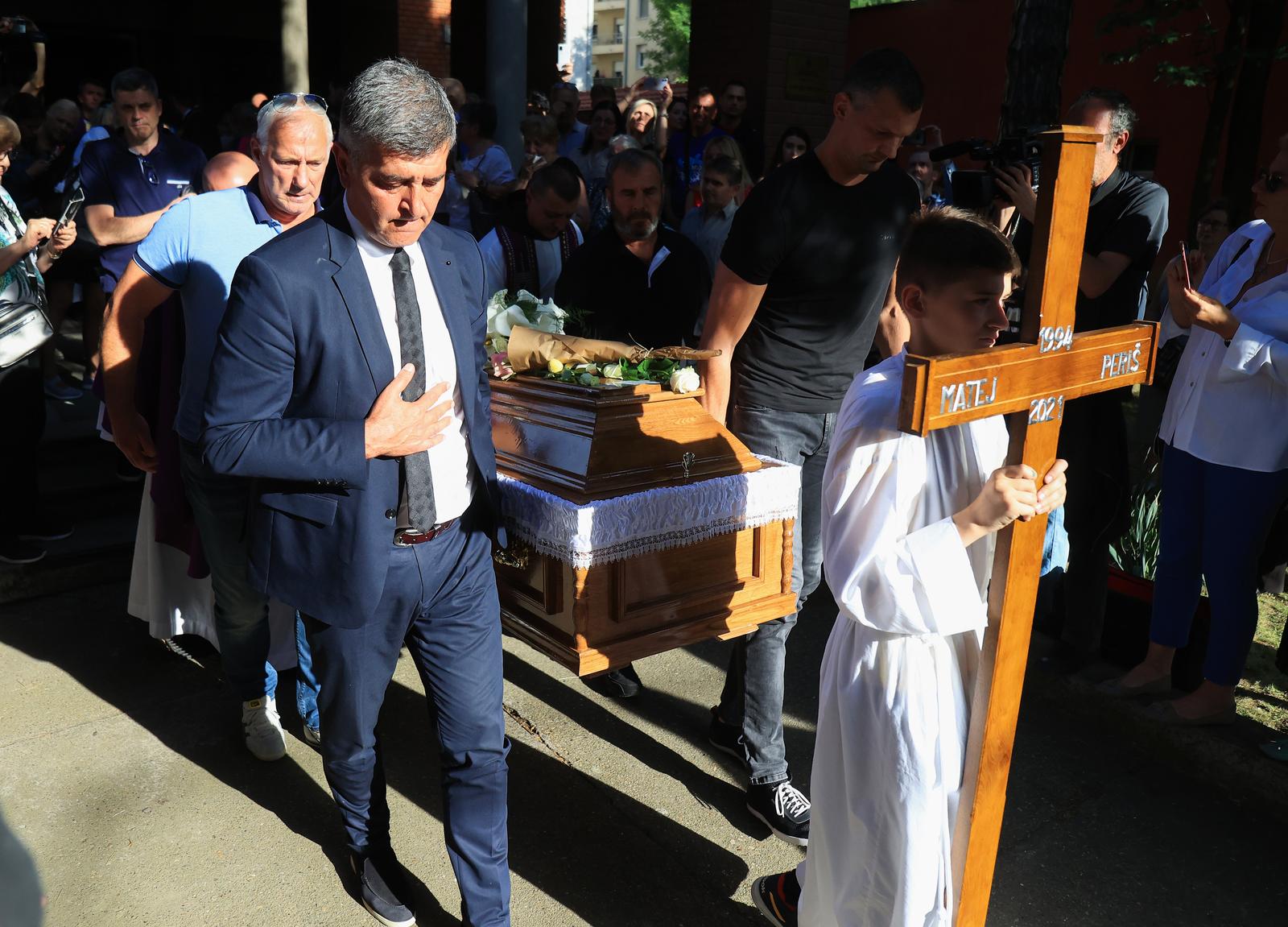 Beograd: Ispraćaj Mateja Periša u crkvi svetog Antuna Padovanskog