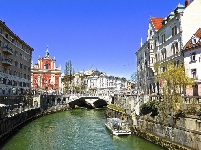canal-g47df23ba5_1280-696×522