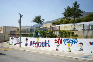 Hajdučki mural oslikan na zidu dječjeg vrtića u Solinu