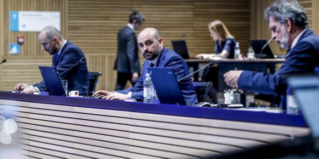 PXL_140422_92992475-696×427