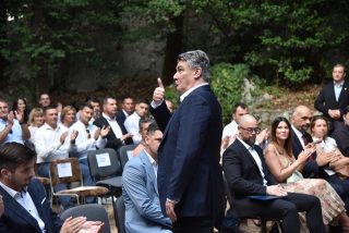 Predsjednik Zoran Milanović na svečanoj sjednici grada Vrgorca