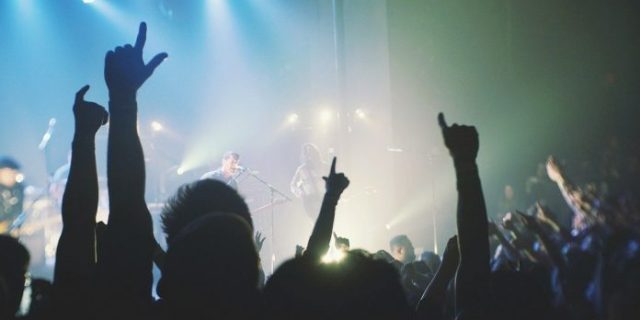 live-concert-455762_1280-696×462