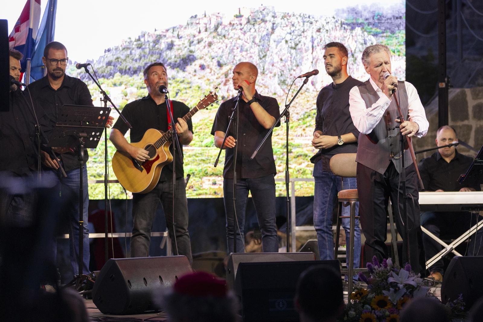 Otvorenje ljetne pozornice na tvrđavi Klis