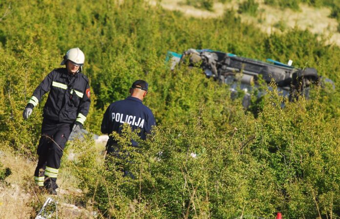 Pirovac: U prometnoj nesre?i ?etvero poginulih, me?u njima i jedno dijete