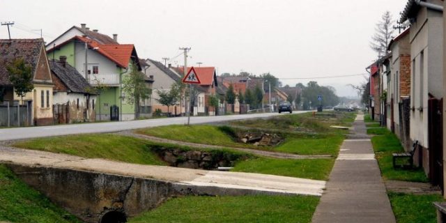 PXL_121012_1314-696×436