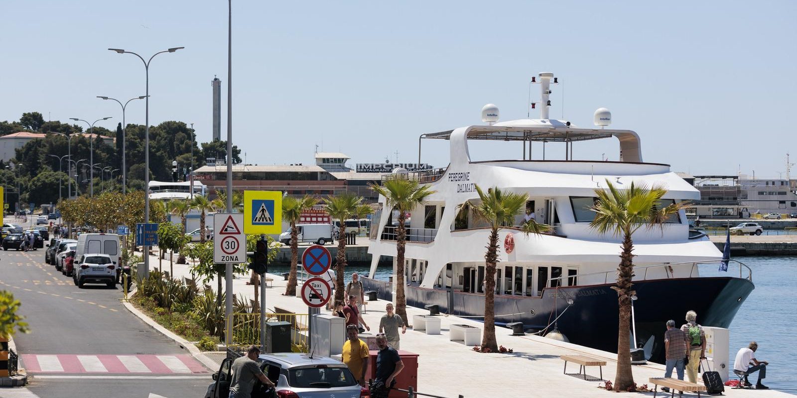 Split: Turisti u šetnji novouređenom Istočnom obalom
