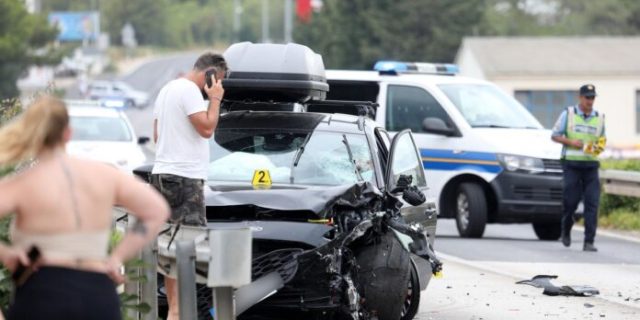 Zbog teške prometne nesreće zatvorena Jadranska magistrala kod Vodica, poginuo motociklist