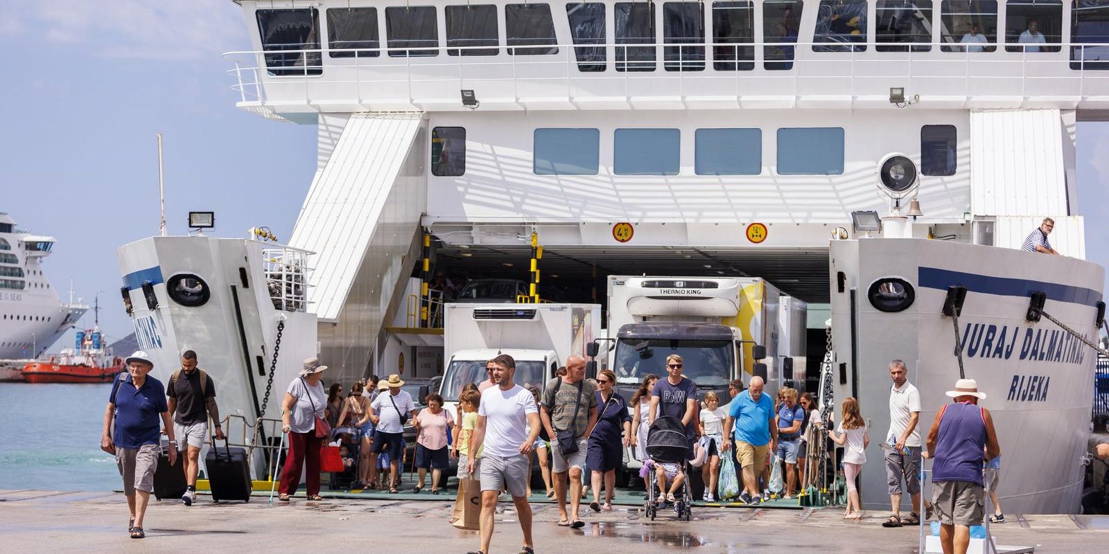Split: Vikend gužve u splitskoj trajektnoj luci