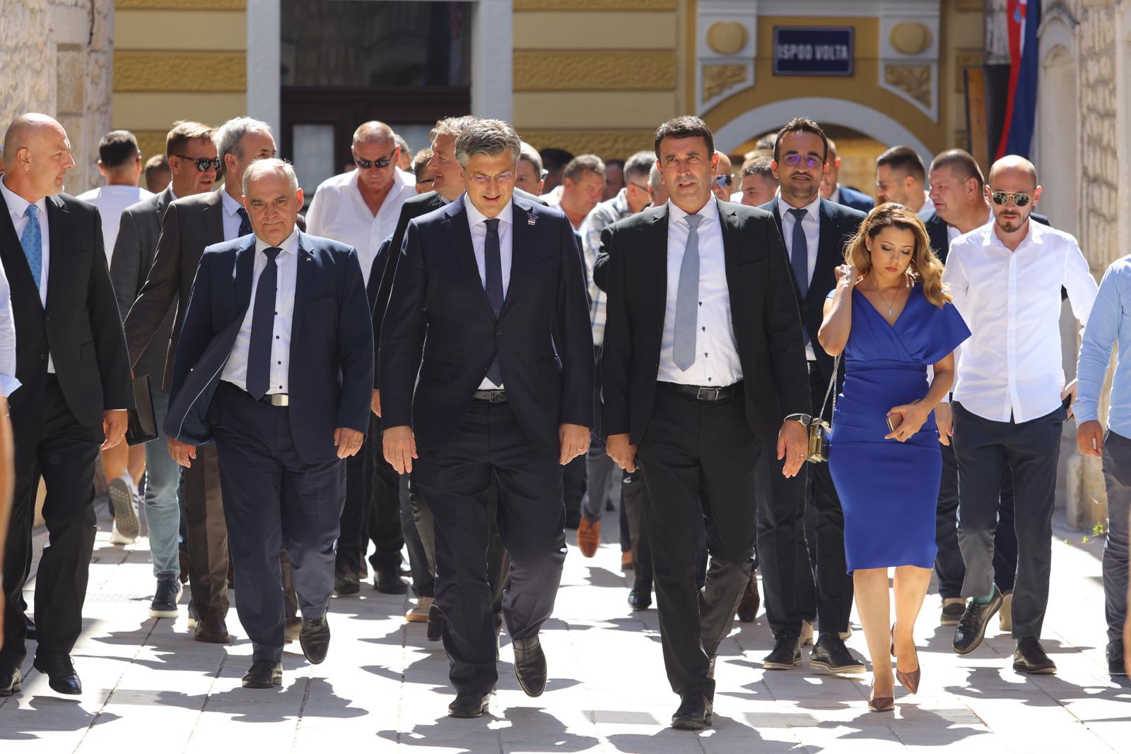 Premijer Plenković stigao je u Imotski, gdje će sudjelovati na Svečanoj sjednici