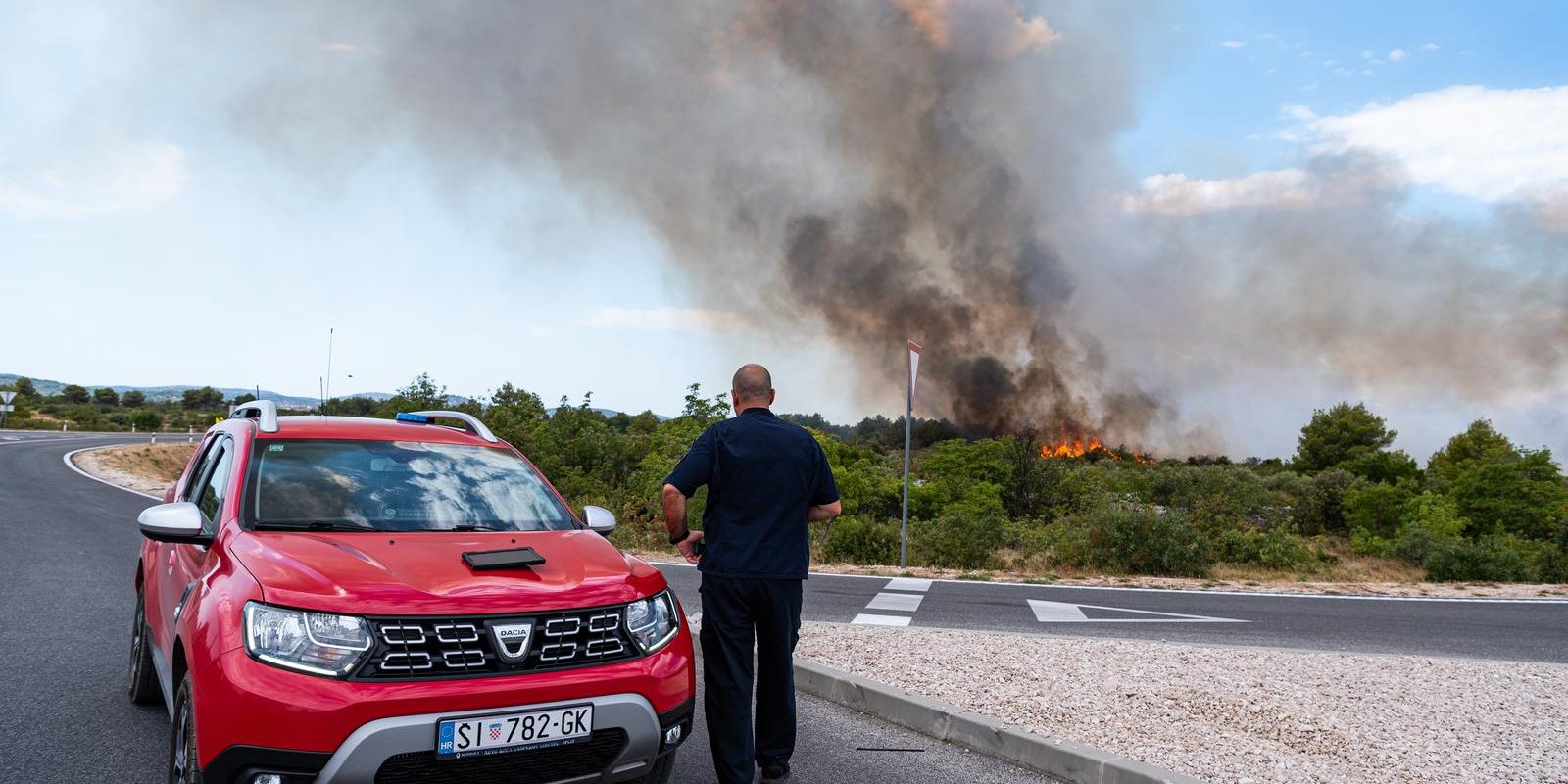Više požara kod Šibenika, zatvorena vodička obilaznica