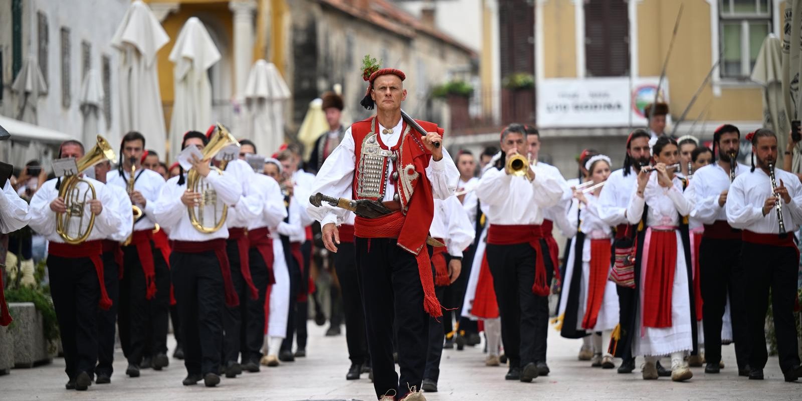 Atmosfera na ulicama Sinja uoči 307. Alke