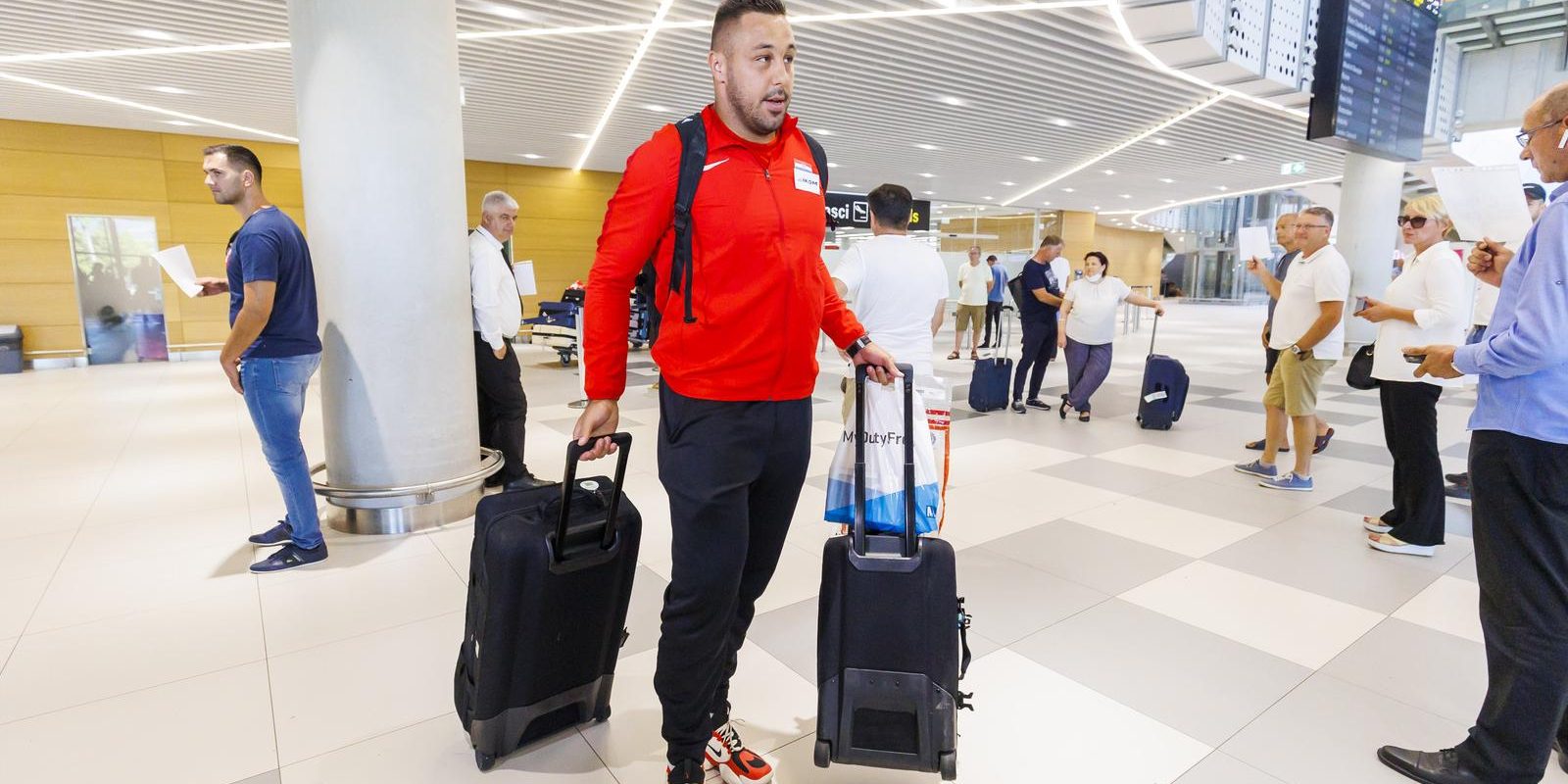 Filip Mihaljević, europski prvak u bacanju kugle, sletio u Zračnu luku Split