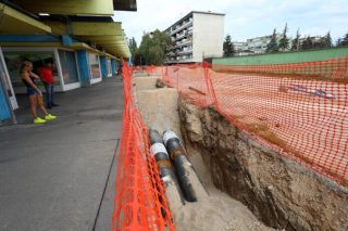 Karlovac: Mjesto na Autobusnom kolodvoru gdje je poginuo muškarac pri padu u iskop vrelovoda