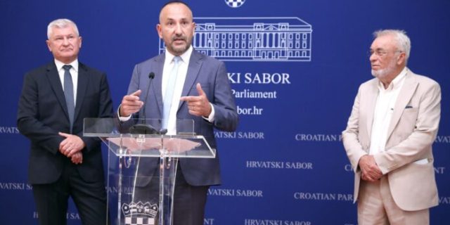Zagreb: Hrvoje Zekanovi? pristupio Hrvatskoj demokr�?anskoj stranci koja je dio saborske ve?ine