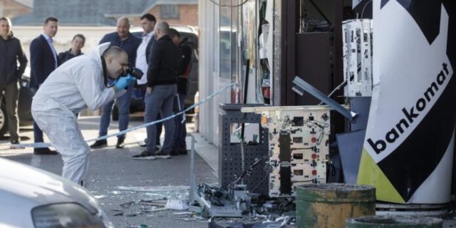 Eksplozivom raznesen bankomat na Rimskom trgu u Kerestincu
