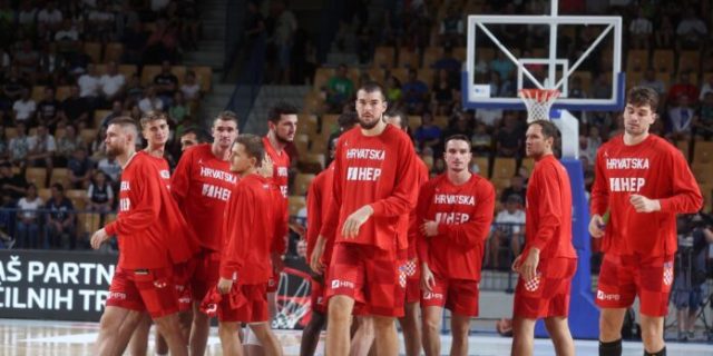 Košarkaši Slovenije svladali su Hrvatsku 94:88 u pripremnoj utakmici za Eurobasket