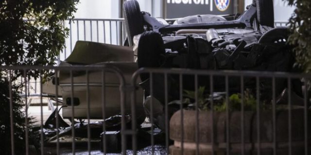 Split: Automobilom probio ogradu na Poljudu i pao s desetak metara visine