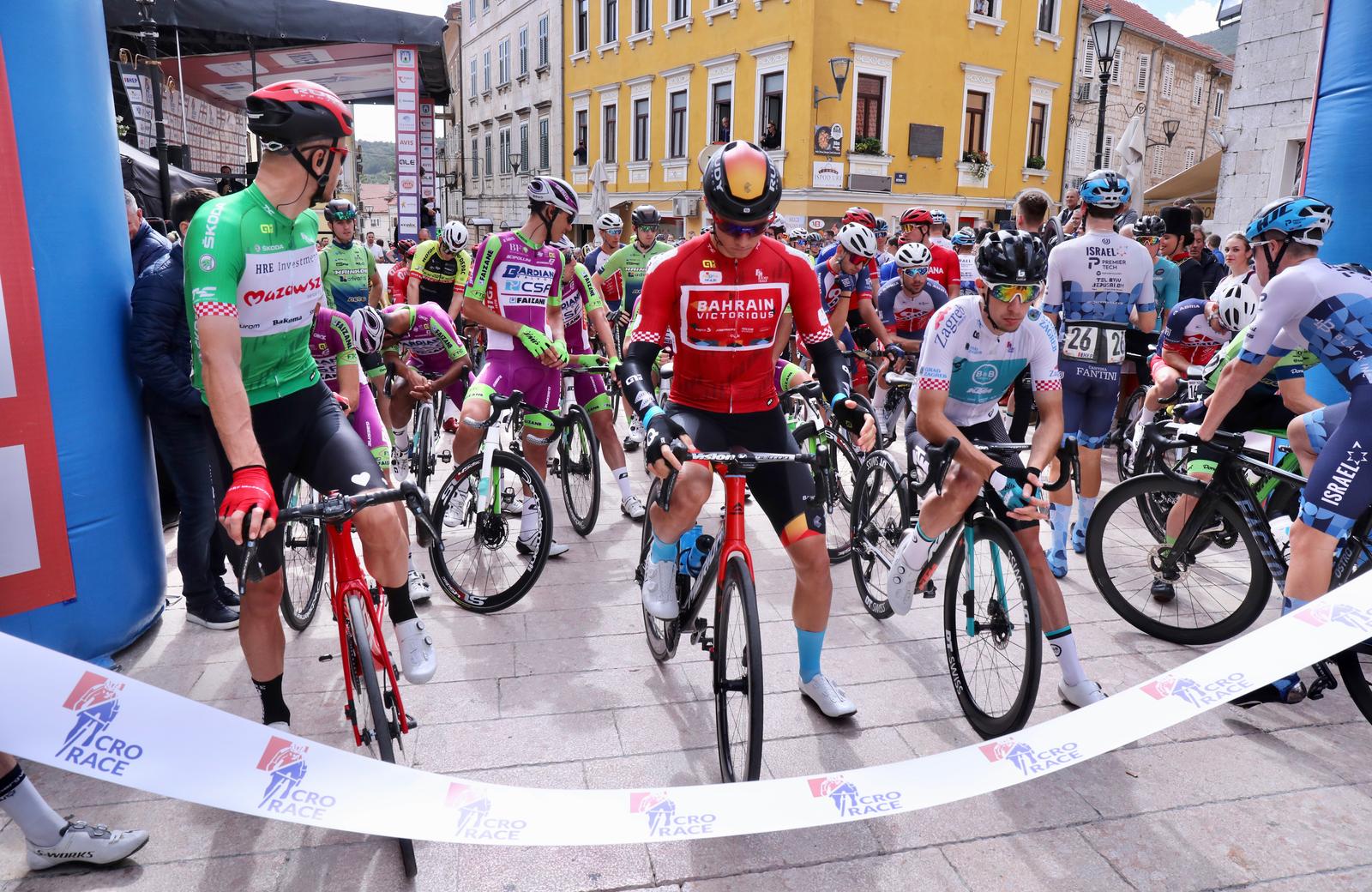 Startala treća etapa utrke Cro Race od Sinja do Primoštena