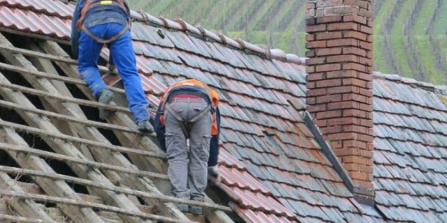 roof-79171_1280-696×522