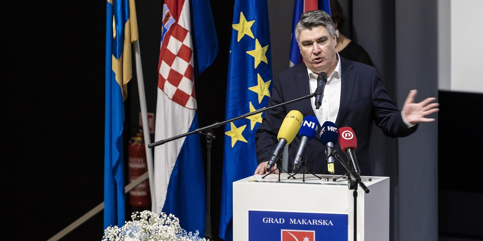 Predsjednik Republike Zoran Milanović na svečanoj sjednici Gradskog vijeća Grada Makarske