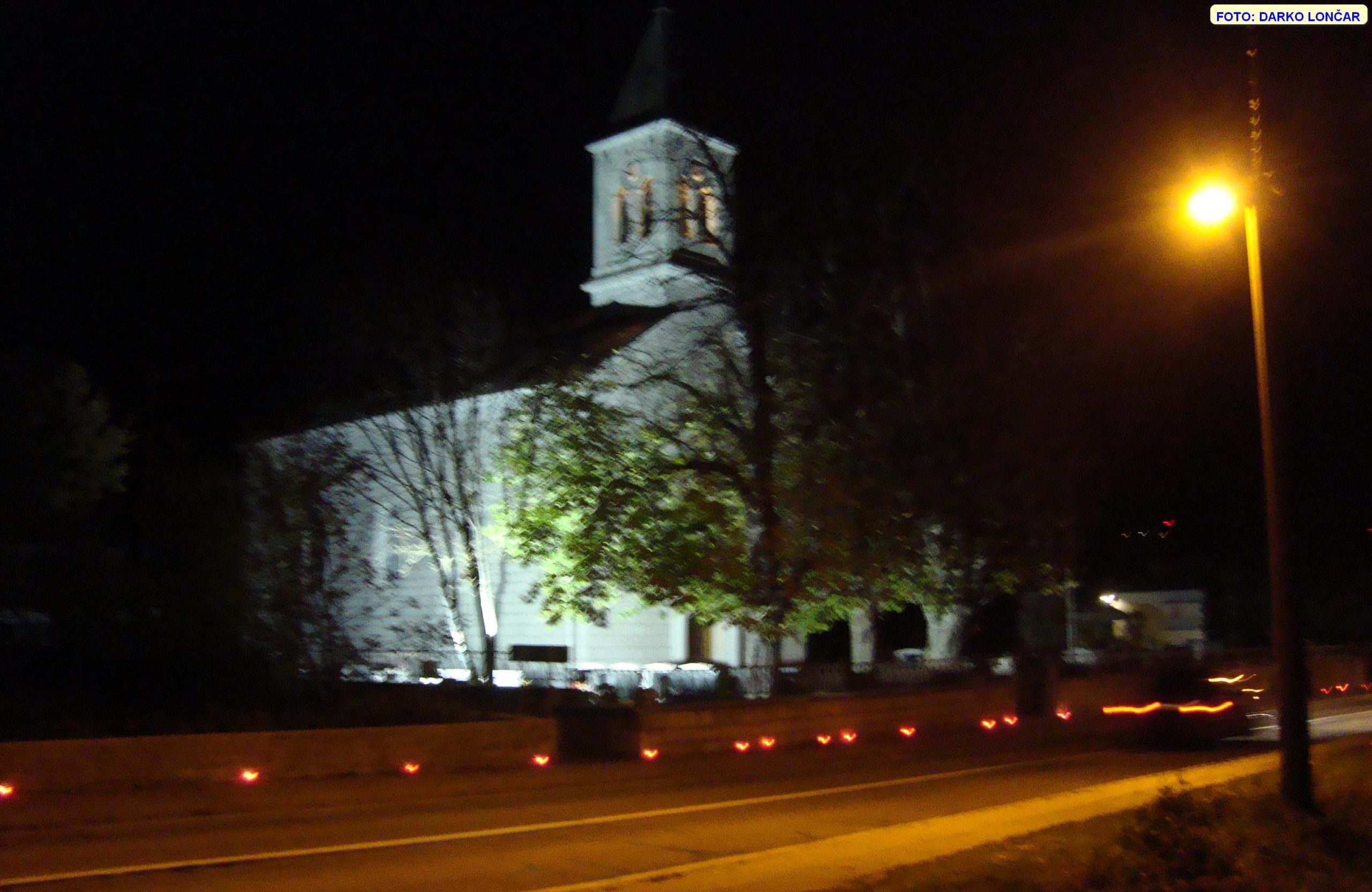 Osvjetljena crkva Cista Velika – 021 portal