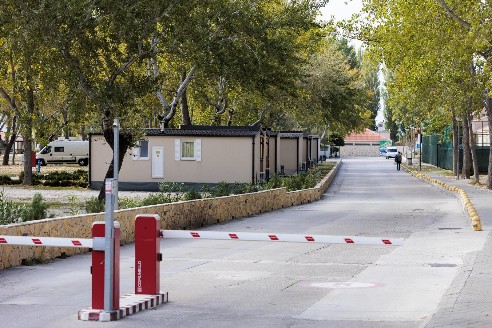 Omiš: Prosvjed radnika tvrtke Galeb ispred zgrade Grada jer nisu dobili koncesiju na kamp