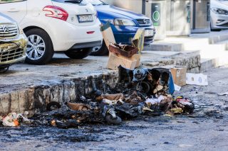 Split: Zbog zapaljenja kontejnera nagorjela dva parkirana automobila