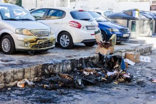 Split: Zbog zapaljenja kontejnera nagorjela dva parkirana automobila