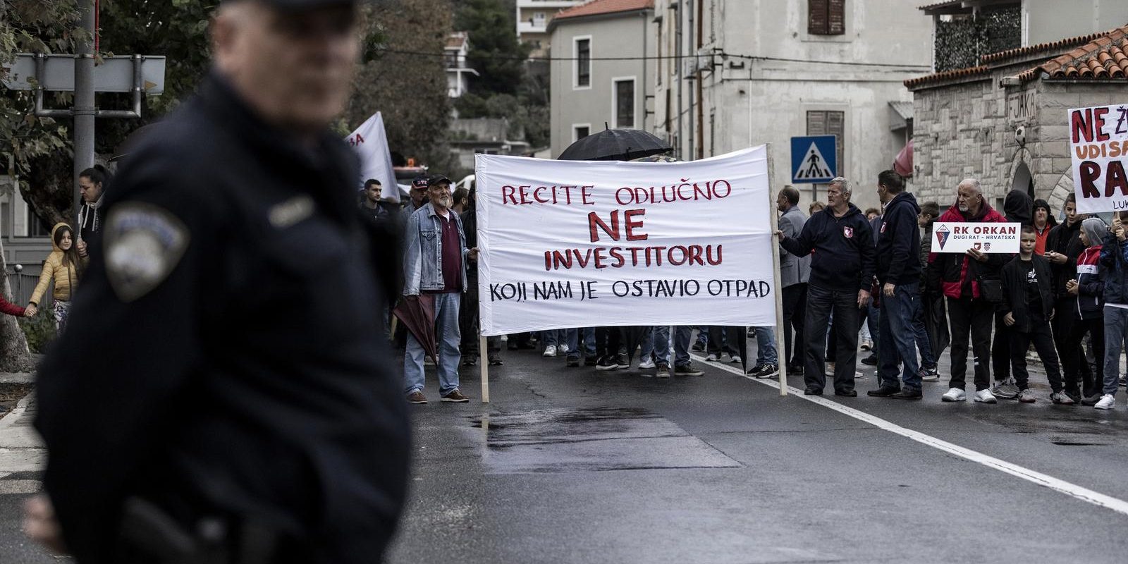 Dugi Rat: Prosvjed mještana zbog stotine tisuća tona šljake