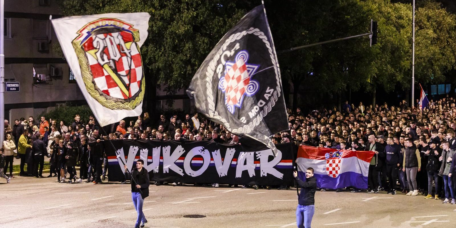 Split: Održan mimohod Torcide Vukovarskom ulicom u čast žrtvama Vukovara i Škabrnje