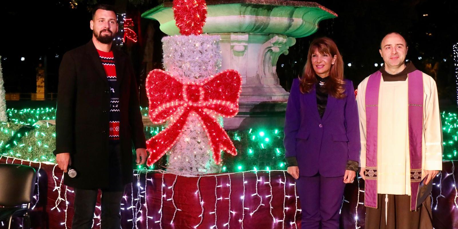 Split: Upaljena prva svijeća na adventskom vijencu u Đardinu