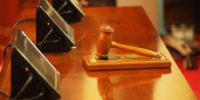 judge-1587300_1280-696×522