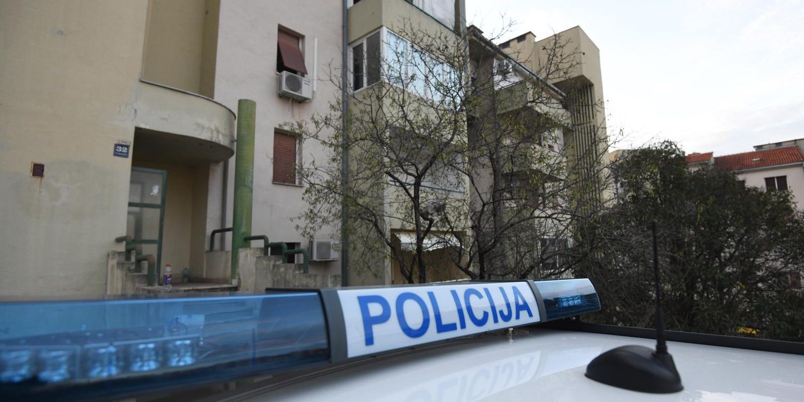 Šibenik: Izbio je  požar u stanu stambene zgrade, tri osobe su lakše ozlijeđene