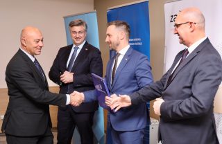Split: Andrej Plenković prisustvovao uručenju 60 ugovora za program “Zaželi”