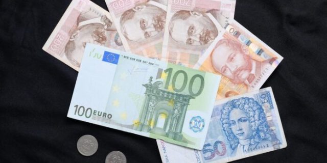 Kuna će biti zamijenjena eurom po fiksnom tečaju konverzije koji iznosi 7,53450 kuna za 1 euro