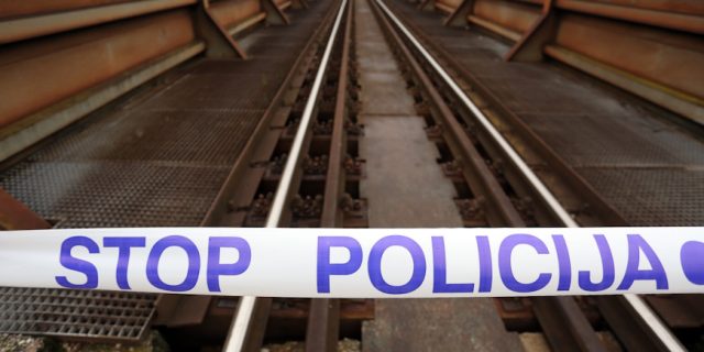 Karlovac: Nepoznata osoba poginula u naletu vlaka