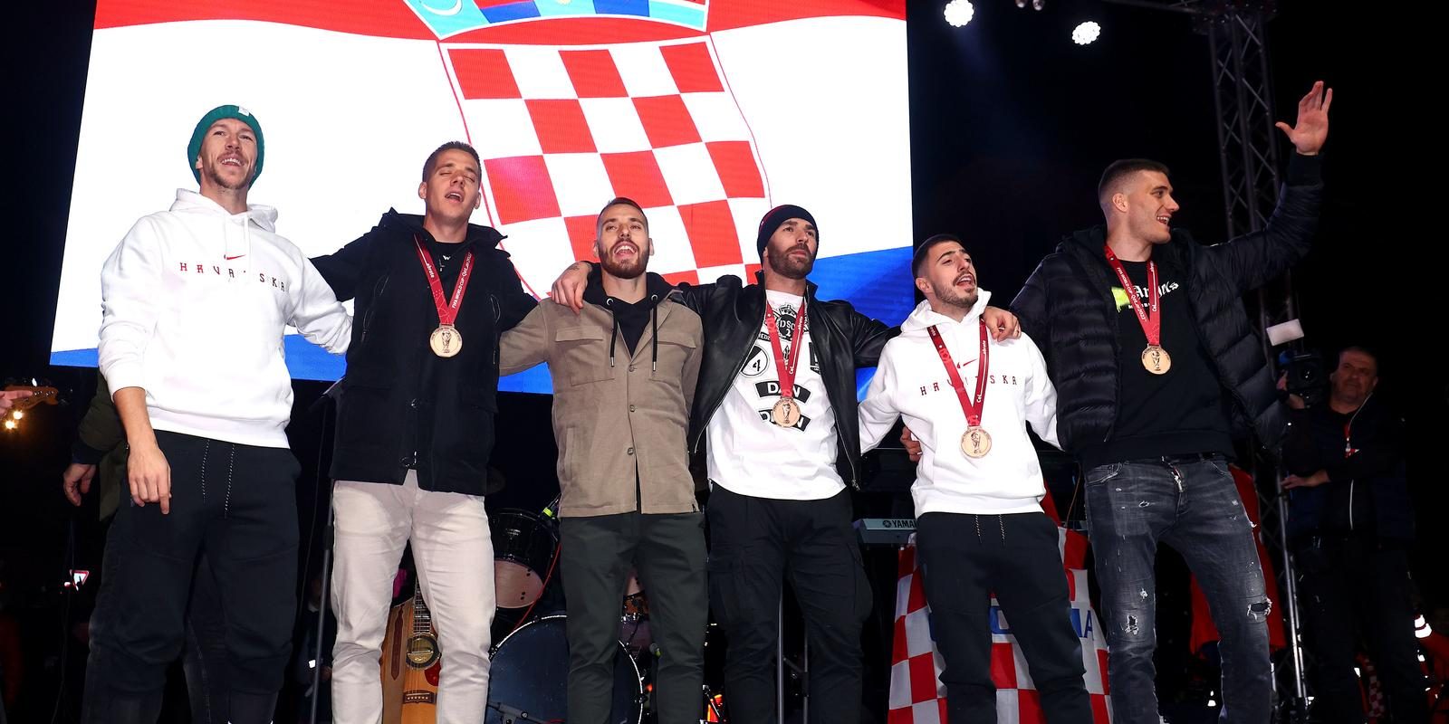 Vatreni Stigli u Split, dočekalo ih tisuće navijača