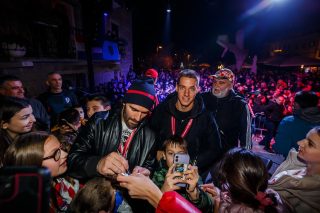 Kaštel Kambelovac: Livaja i Pašalić pozdravili navijače i potpisali im se na dresove