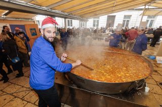Split: Podijeljeno pet tisuća porcija bakalara koje je kuhalo preko 30 kuhara i 70 volontera