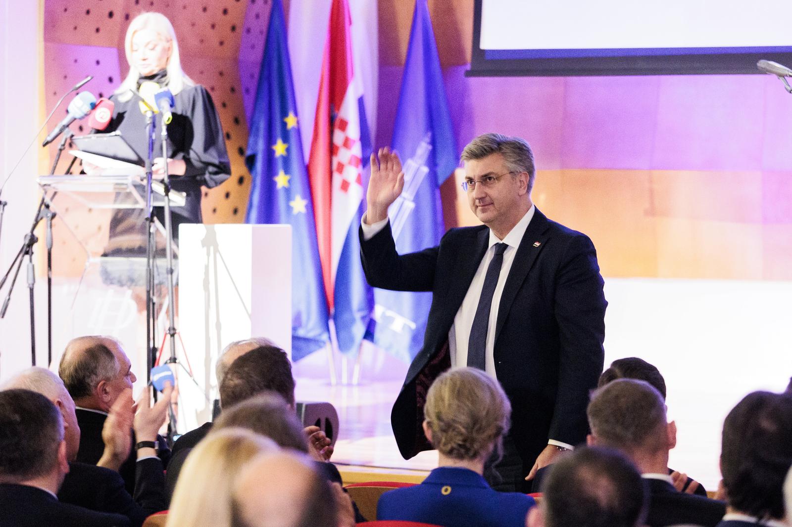 Split: Premijer Andrej Plenković na obilježavanju 33. obljetnice osnutka HDZ-a Split