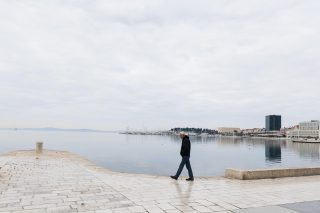 Split: Puste ulice u centru grada na oblačno božićno jutro