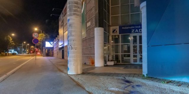 PXL_080223_98201019-696×464