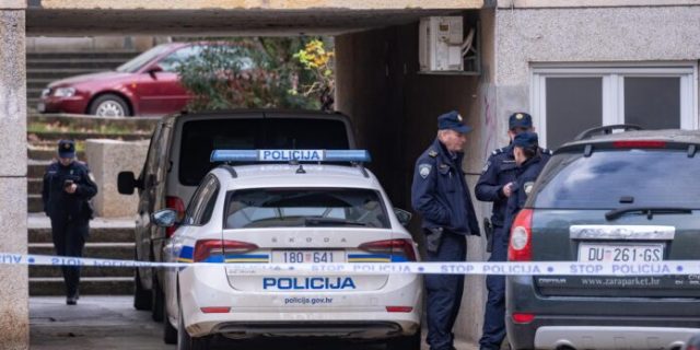 Zadar: Policijski očevid na mjestu gdje je muškarac pucao iz svog stana