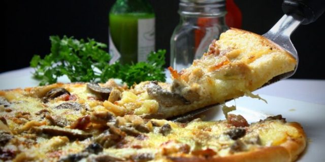 pizza-g14e8be528_1280-696×409